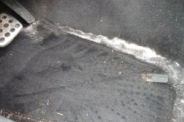 How To Clean Winter Salt Stains On Car's Carpet- DIY Carpet Stains - DIY Salt Stains