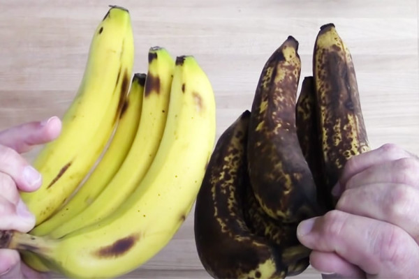 How To Keep Bananas From Turning Brown Fast - DIY Hard Bananas - How To Preserve Bananas