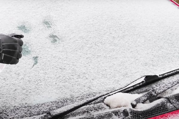 How To Make Homemade De-Icer Spray - DIY De-Icer Spray - Defrost Your Car