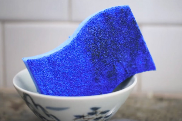 How To Sanitize Kitchen Sponge In 2 Minutes - DIY Kitchen Sponge - DIY Clean Sponge
