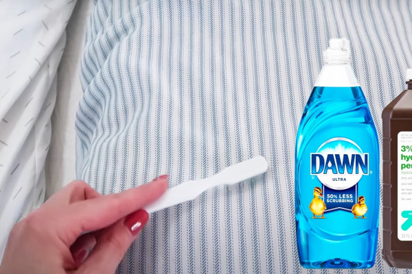 How To Wash Pillows And Remove Stains Without A Washing Machine - DIY Pillow Care - DIY Cleaning Tips and Tricks