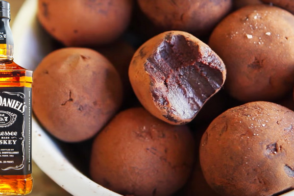 Salted Caramel Whisky Chocolate Truffles Recipe - Truffles Recipe - Salted Caramel Desserts