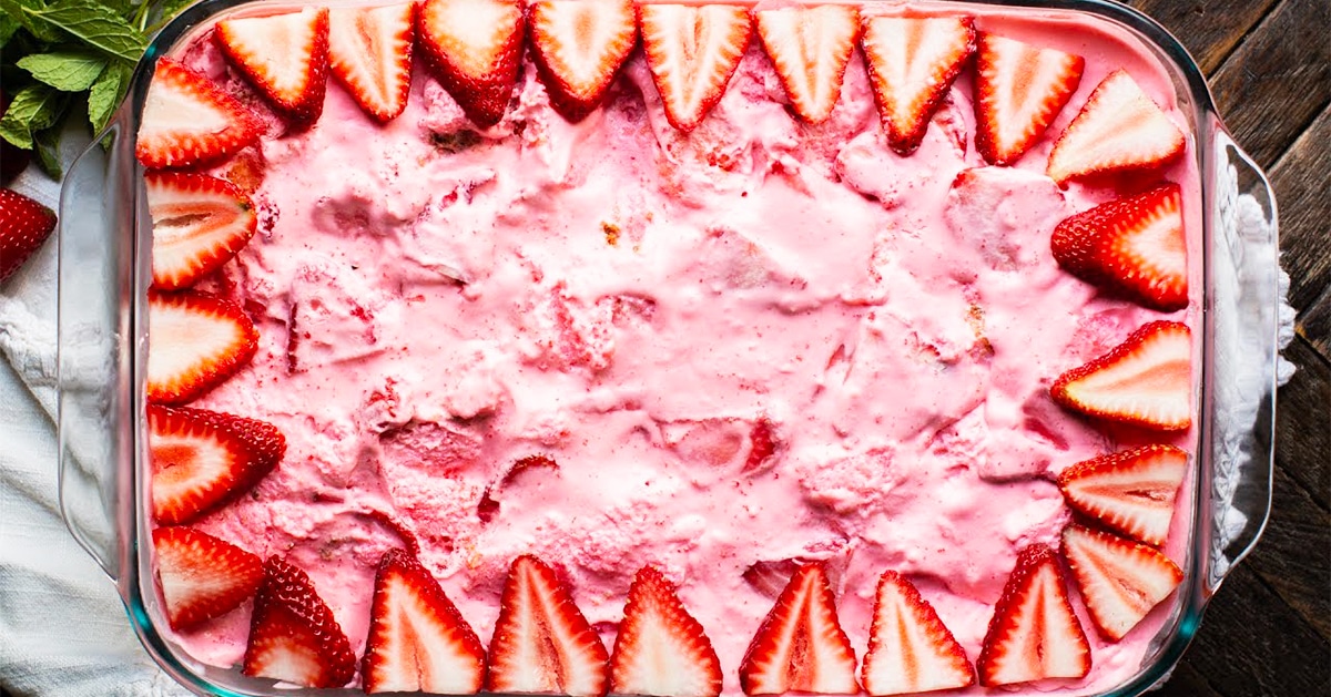 Strawberry Angel Food Dessert Recipe | DIY Joy Projects and Crafts Ideas