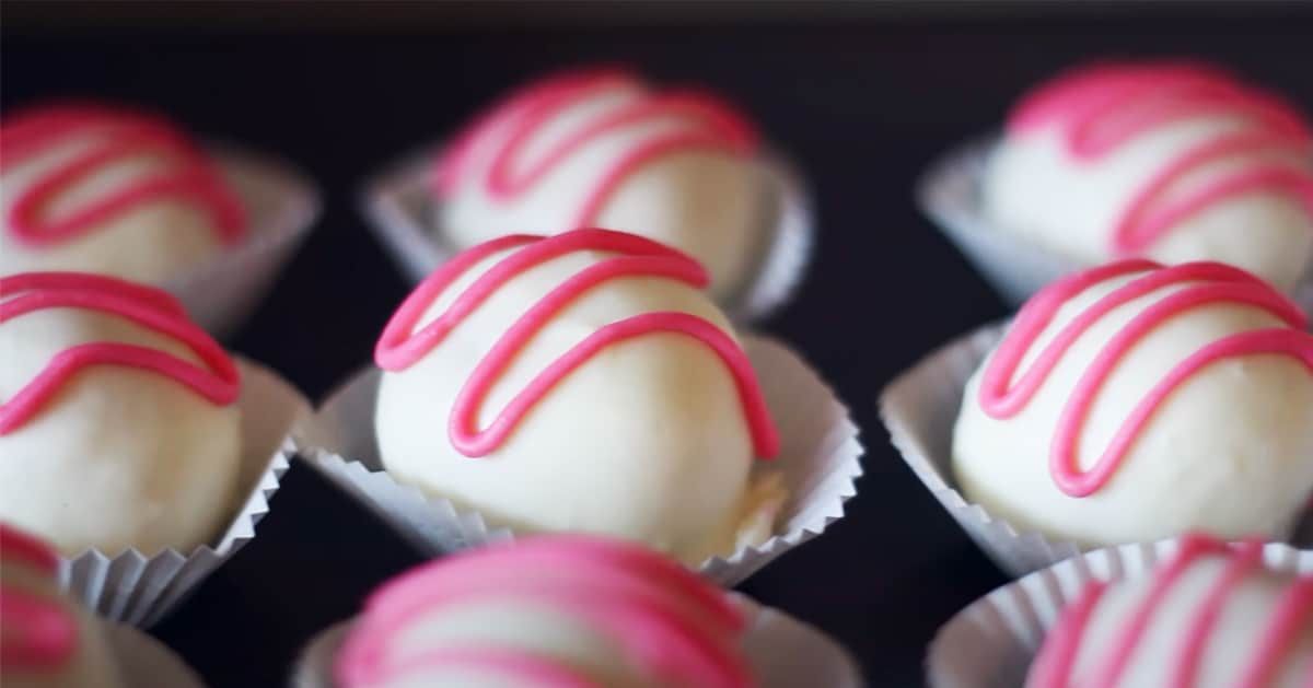 Strawberry Cheesecake Truffles Recipe | DIY Joy Projects and Crafts Ideas