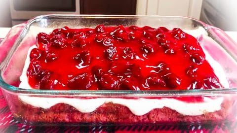 Strawberry Pie Cake Recipe | DIY Joy Projects and Crafts Ideas