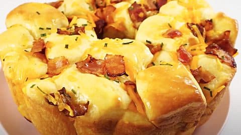 Bundt-Pan Bacon And Cheese Pull-Apart Bread Recipe | DIY Joy Projects and Crafts Ideas