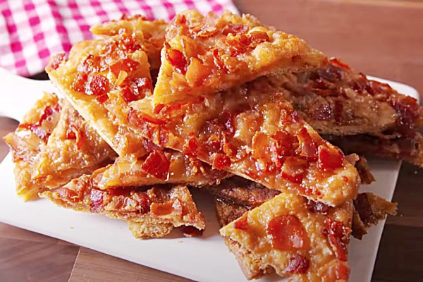 Maple Bacon Crack Recipe - How To make Bacon Crack With Canned Crescent Rolls - Easy Snack Ideas
