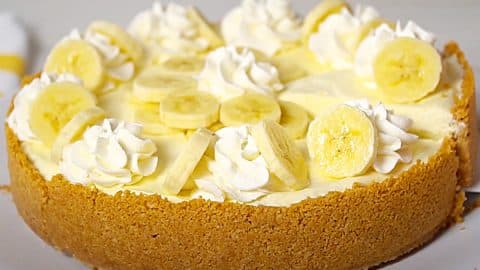 Banana Cream Cheesecake Recipe | DIY Joy Projects and Crafts Ideas