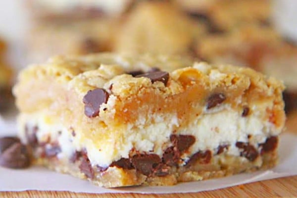 Chocolate Chip Cookie Cheesecake Bars - Easy Dessert Recipe - Cheesecake Ideas