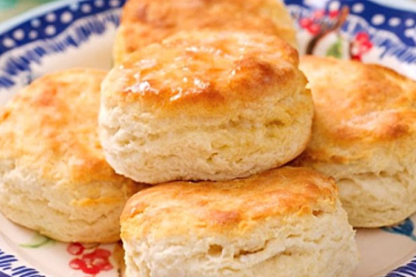 Copycat Cracker Barrel Biscuits Recipe - Easy biscuits Recipe - Buttermilk Biscuit Recipe
