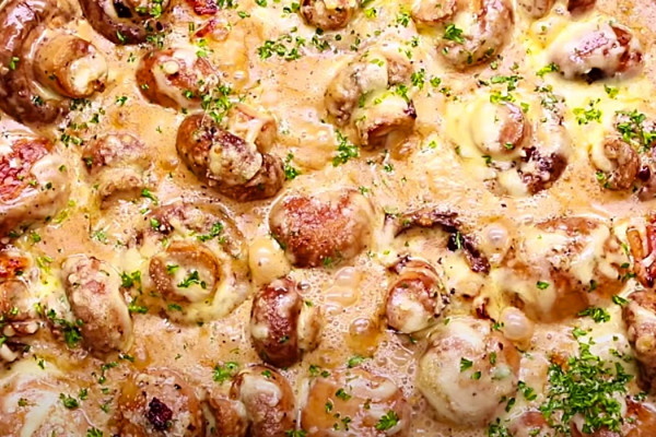 Creamy Mushrooms With Bacon Recipe - How To make Mushrooms with Cream - Easy Side Dish Ideas