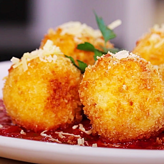 Cheesecake Factory Copycat Fried Mac And Cheese Balls - Mac And Cheese - Easy Macaroni Ideas
