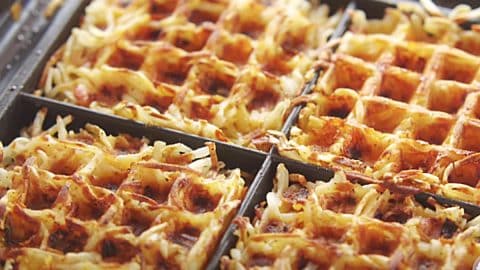 How To Make Hash Browns In A Waffle Iron | DIY Joy Projects and Crafts Ideas
