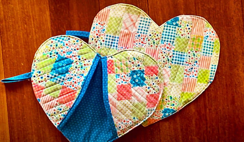 How To Sew Heart Shaped Oven Mitts - Easy Oven Mitt Pattern - Easy Sewing Ideas