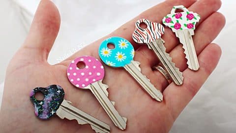 How To Identify Keys Easily Using Nail Polish | DIY Joy Projects and Crafts Ideas