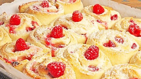 Raspberry Cheesecake Rolls Recipe | DIY Joy Projects and Crafts Ideas