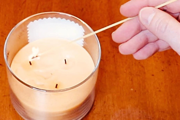 How To Light Candles With Spaghetti - Easy Candle Lighting Method - Use Spaghetti To Light Candles