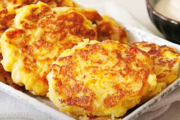 How To Make Yellow Squash Fritters - Easy Fritter Recipe - Easy Vegetarian Recipes