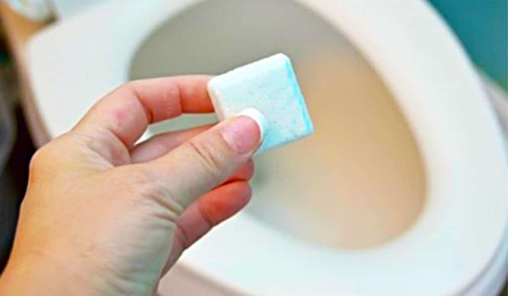 How To Make Toilet Bombs - Easy Toilet Cleaning Ideas - How To Clean A Toilet