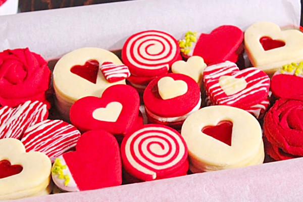 Red Velvet Valentine's Day Cookies - Easy Valentine's Day Cookies - Red Velvet Cookie Recipe