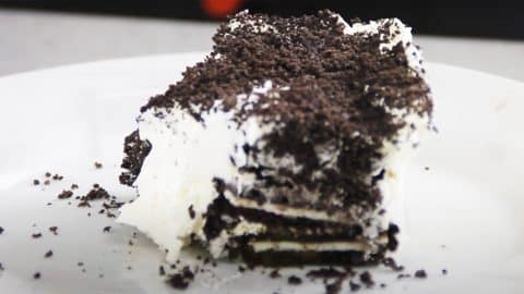 2-Ingredient Oreo Icebox Cake Recipe | DIY Joy Projects and Crafts Ideas