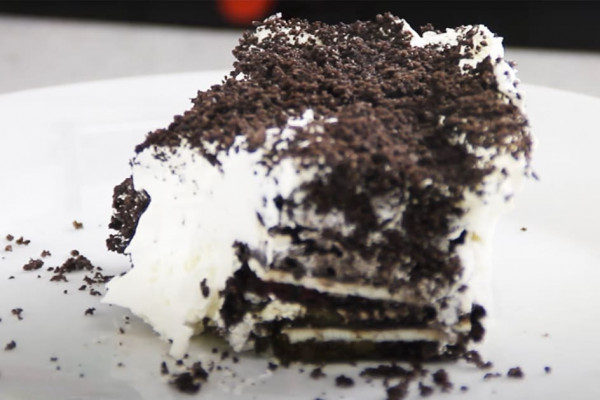 2-Ingredient Oreo Icebox Cake Recipe - Icebox Cake Recipes - Oreo Recipes