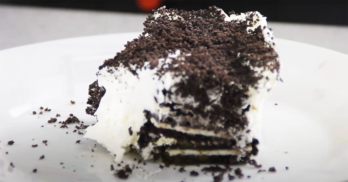 2-Ingredient Oreo Icebox Cake Recipe | DIY Joy Projects and Crafts Ideas