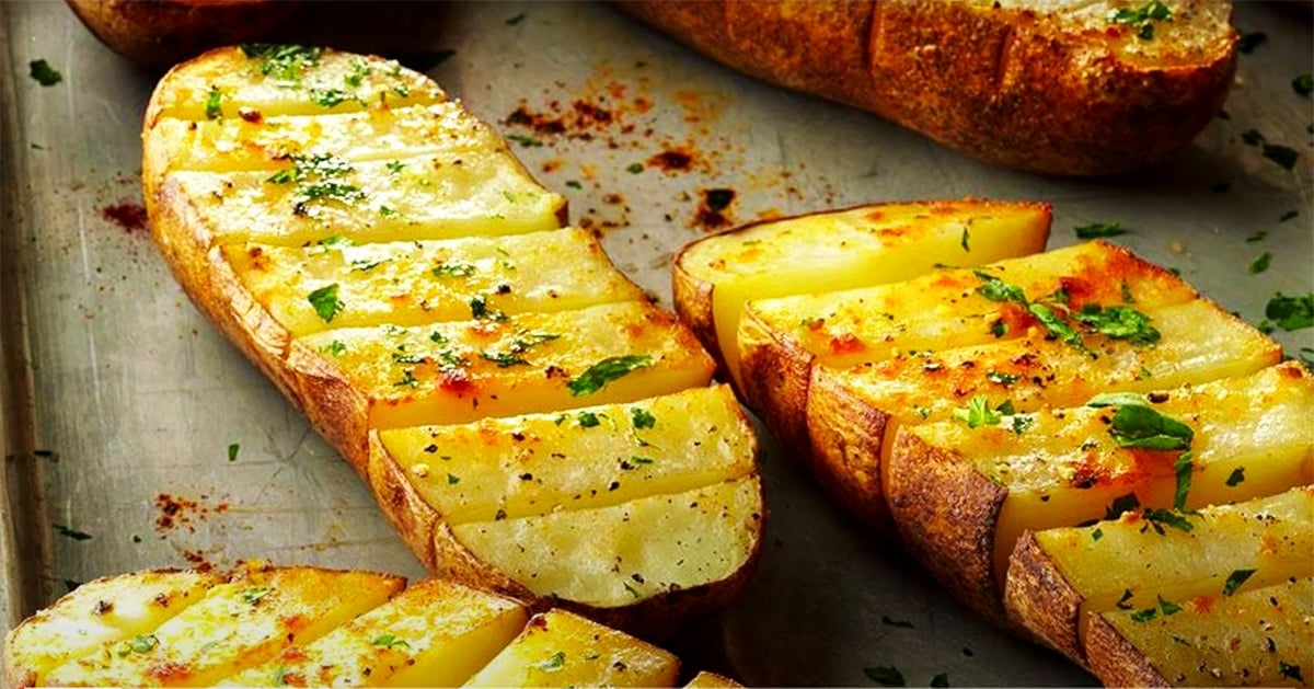 Air Fryer Scored Baked Potatoes Recipe | DIY Joy Projects and Crafts Ideas