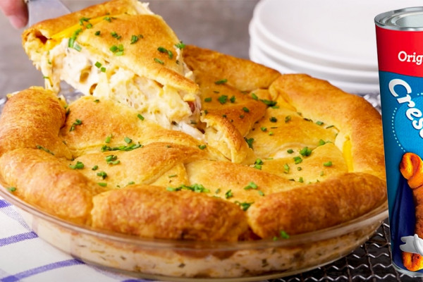 Chicken Bacon Ranch Crescent Bake Recipe - Chicken Dinner Recipes- Canned Crescent Rolls Recipe