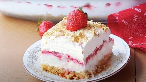 Easy No-Bake Strawberry Cheesecake Lasagna Recipe | DIY Joy Projects and Crafts Ideas