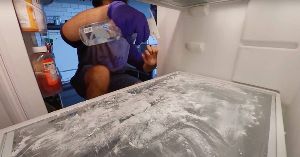 How To Clean Inside Fridge Using Baking Soda - Baking Soda Cleaning Tricks