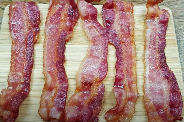 How To Cook Bacon In The Microwave - Evenly Cooked Bacon - Microwavable Bacon
