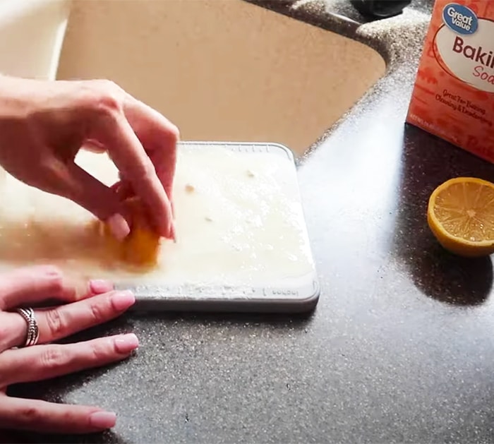 Natural Ingredients Cleaning - Easy Cleaning Hack - Use Baking Soda To Clean Plastic Cutting Board