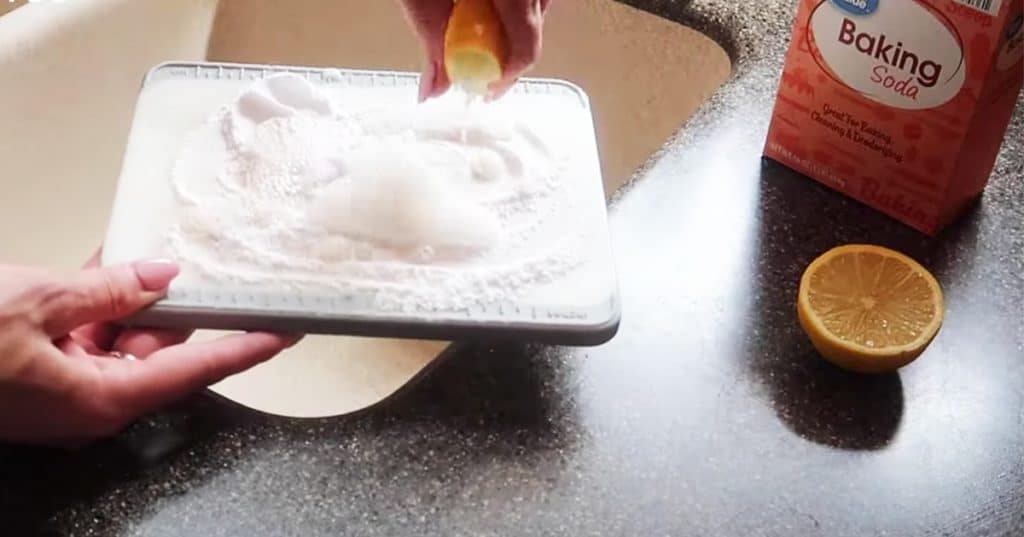 How To Deep Clean Plastic Cutting Board - DIY Cutting Board - DIY Deep Cleaning