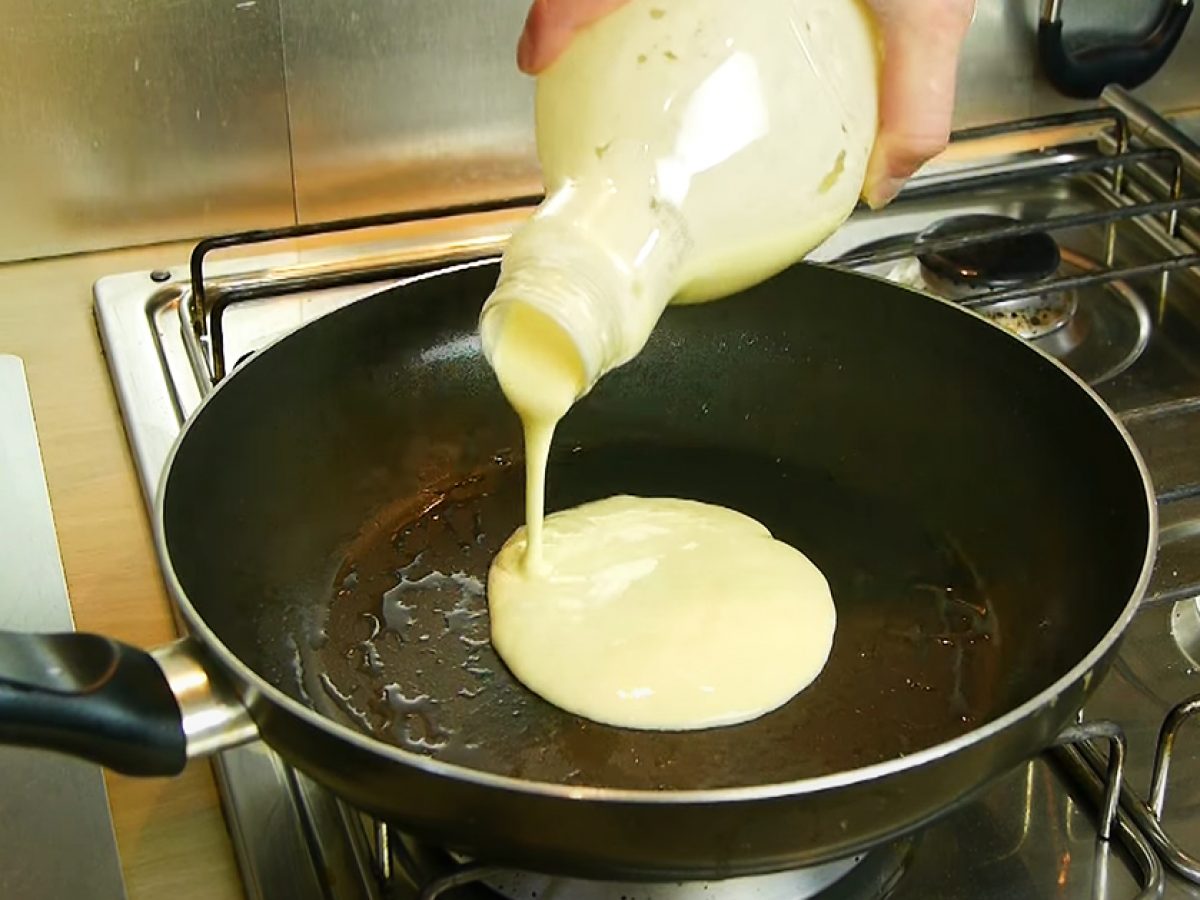 How to Pour Pancake Batter with a Ketchup Bottle