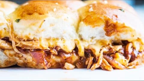 Pull Apart BBQ Chicken Sliders Recipe | DIY Joy Projects and Crafts Ideas