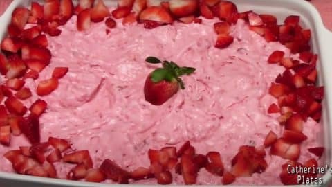 Vintage Strawberry Delight Salad Recipe | DIY Joy Projects and Crafts Ideas