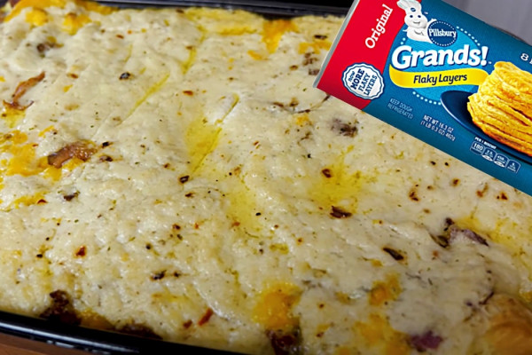 Biscuits And Gravy Casserole With Sausage - Easy Breakfast Casserole - Canned Biscuit Casserole Recipe