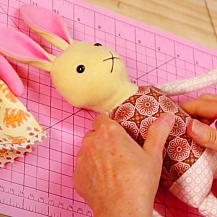 Easter DIY Ideas - Easter Gift - Patchwork Easter Bunny - Free Pattern