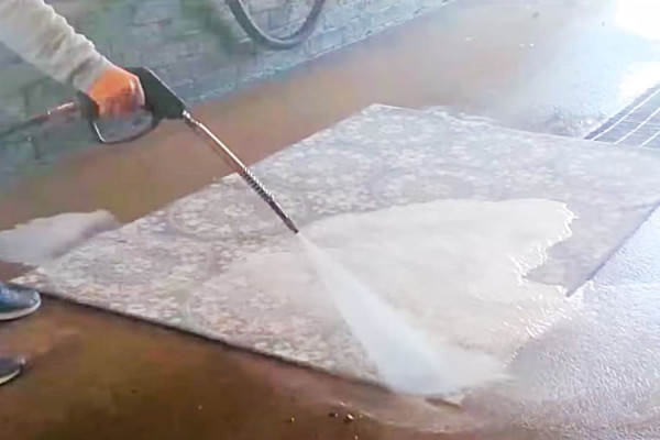 Easy Way To Clean An Area Rug - Clean A Rug At The Car Wash - Easy Car Wash Ideas