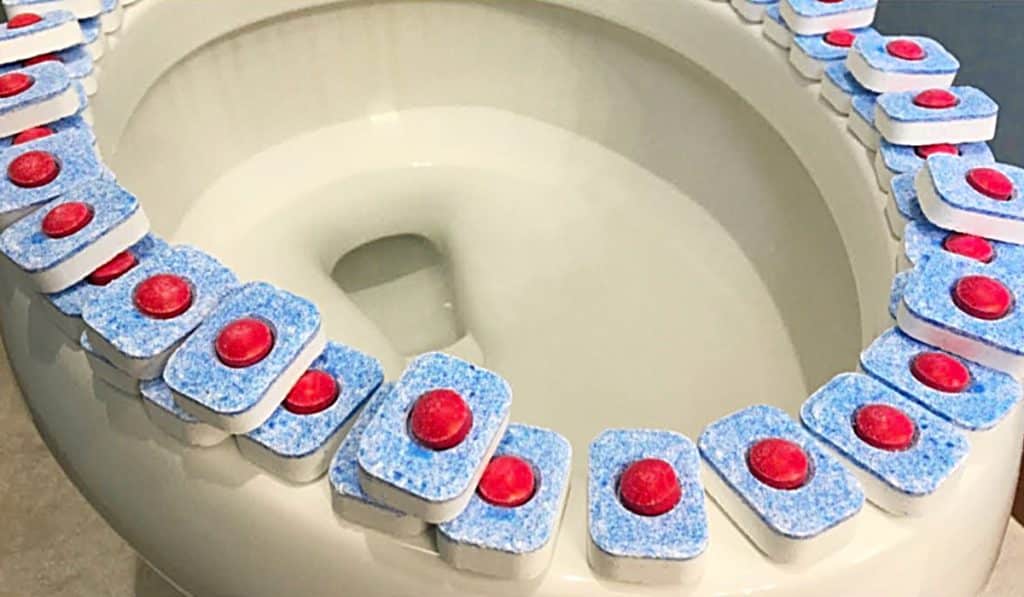 How To Clean An Entire Bathroom With Dishwasher Tab - Easy Bathroom Cleaning Hacks - Homemade Bathroom Cleaning Recipe