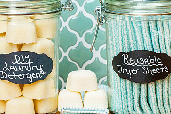 How To Make Reusable Dryer Sheets - Easy DIY Laundry Soap - DIY Laundry Hacks