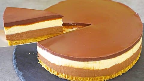 No-Bake Peanut Butter And Chocolate Cheesecake Recipe | DIY Joy Projects and Crafts Ideas