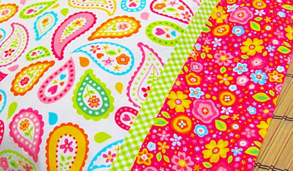 How To Sew A Pillowcase With An Accent Strip - Easy Way To Sew A Pillowcase - Easy Sewing Ideas