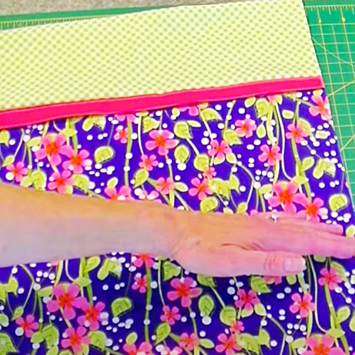 Pillowcase Pattern - Make A Pillowcase With An Accent Strip - Free Pillowcase Sewing Pattern