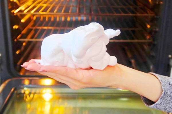 How To Clean Using Shaving Cream - Easy Shaving Cream Hacks - Clean Oven Doors With Shaving Cream
