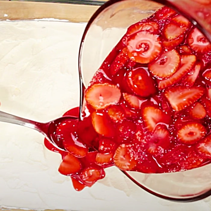 Ten Minute Dessert - Easy Cheesecake Bars - Strawberry Bars Recipe