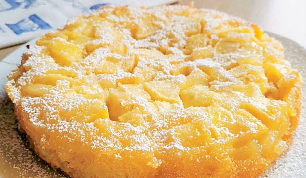 Ten Minute Apple Cake Recipe - Apple Cake Ideas - Apple Recipes