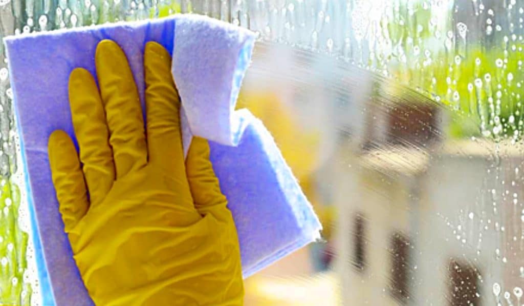 Homemade Window Cleaner Recipe - How To Make Window Cleaner - DIY Cleaners