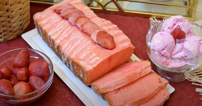 5-Ingredient Strawberry Ice Cream Bread Recipe | DIY Joy Projects and Crafts Ideas